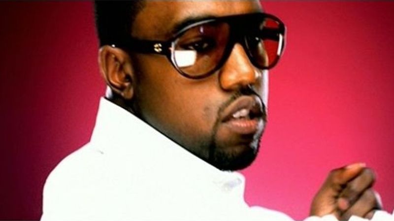 KanyeWestfeatJamieFoxxGoldDigger-2005.jpg